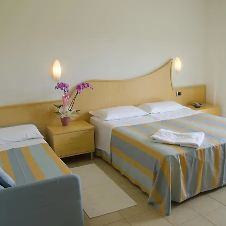 Hotel Almaluna & Alba Adriatica