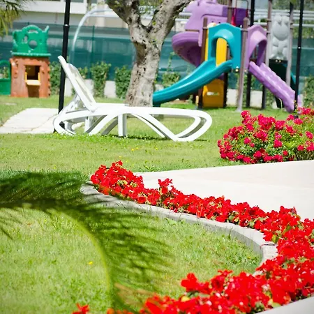 Hotel Almaluna & 3*