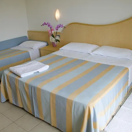 Hotel Almaluna &