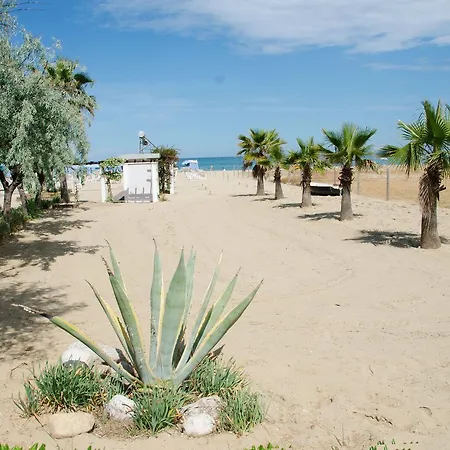 Hotel Almaluna &