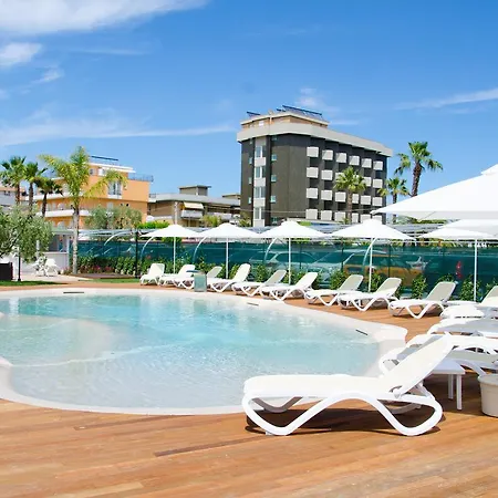 Hotel Almaluna &