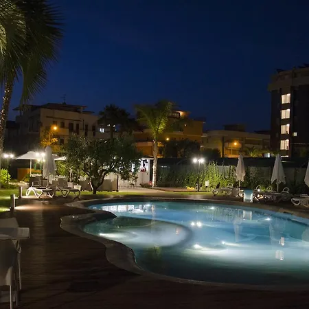 Hotel Almaluna &
