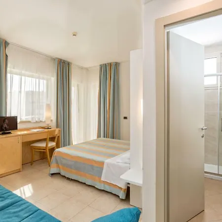 Hotel Almaluna &