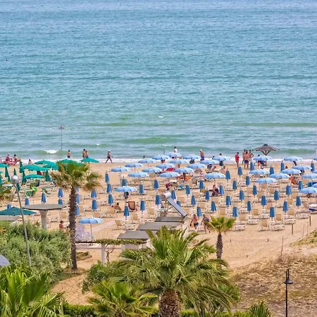Hotel Almaluna &