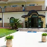 Almaluna & 3*