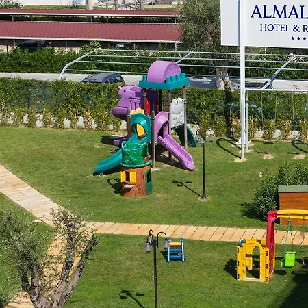 Almaluna & מלון