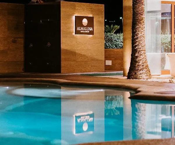 Almaluna & Hotel